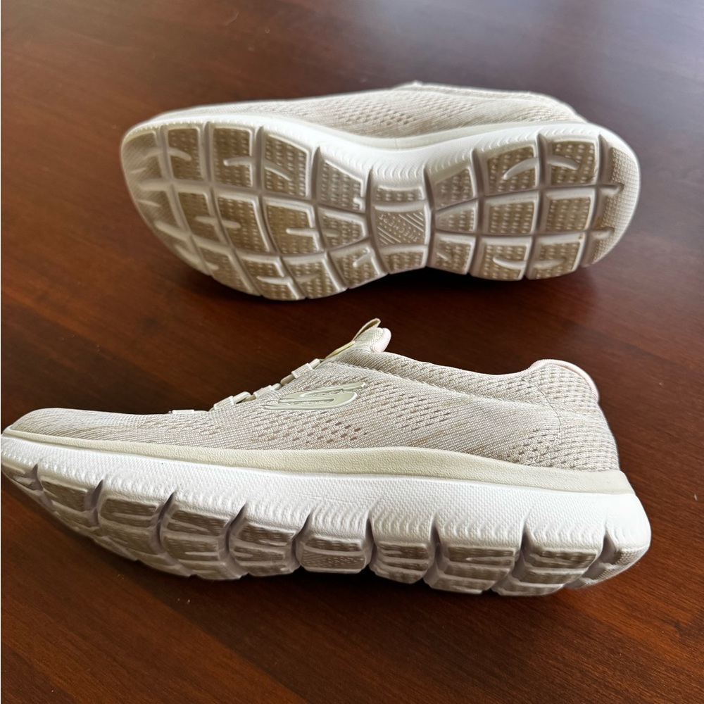 EUC Skechers Women's Taupe Slip-on Washable Sneakers size 7 - Picture 7 of 7